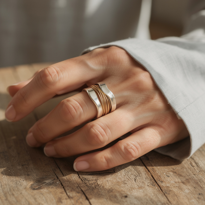 SELENE™ | Švelnus apyrankės žiedas